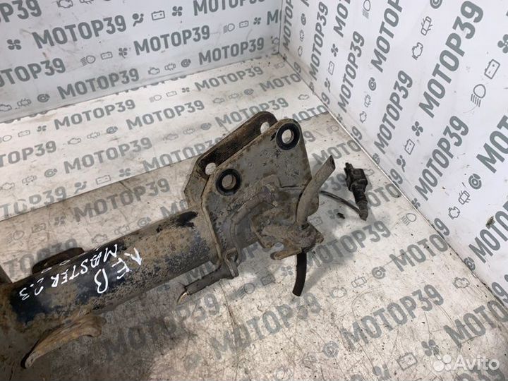 Стойка подвески передняя левая Renault Master 2.3