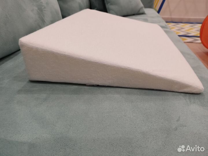 Клиновидная подушка для малышей Relax baby