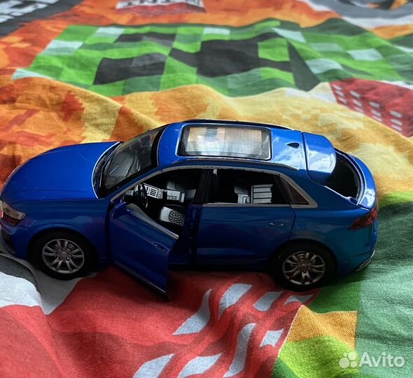 Игрушечная машинка - 