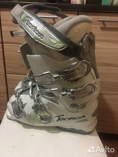 Горнолыжные ботинки