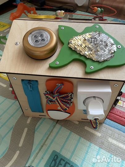 Бизиборд домик