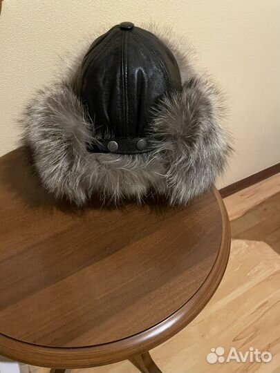 Шапка кожаная с мехом женская