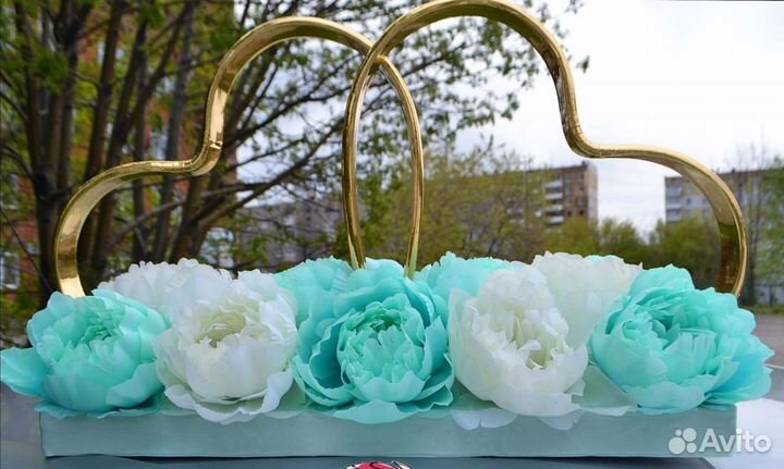 Свадебное украшение на машину