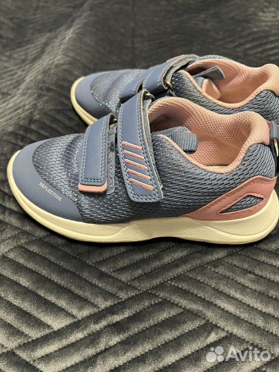 Кроссовки для девочки