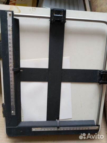 Фотоувеличитель+оборудование для проявки фото