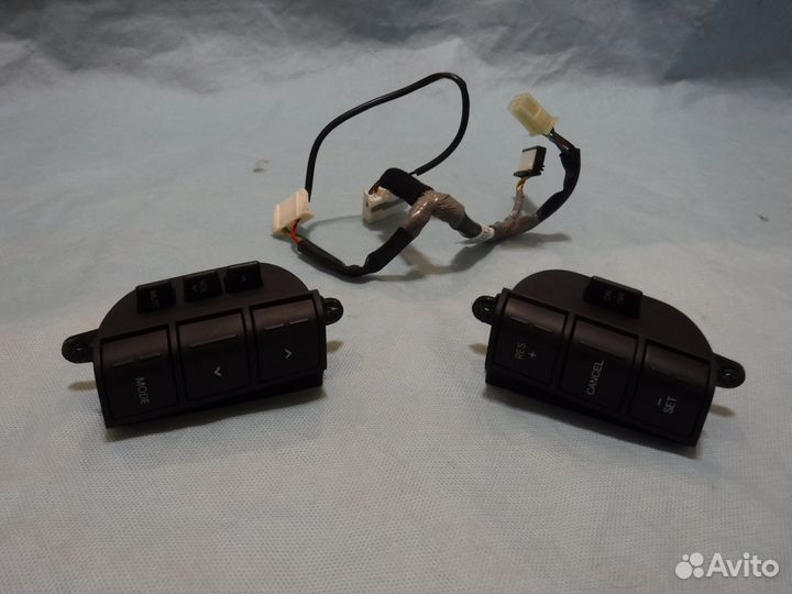 Кнопки управления на руле Kia Mohave / Мохав