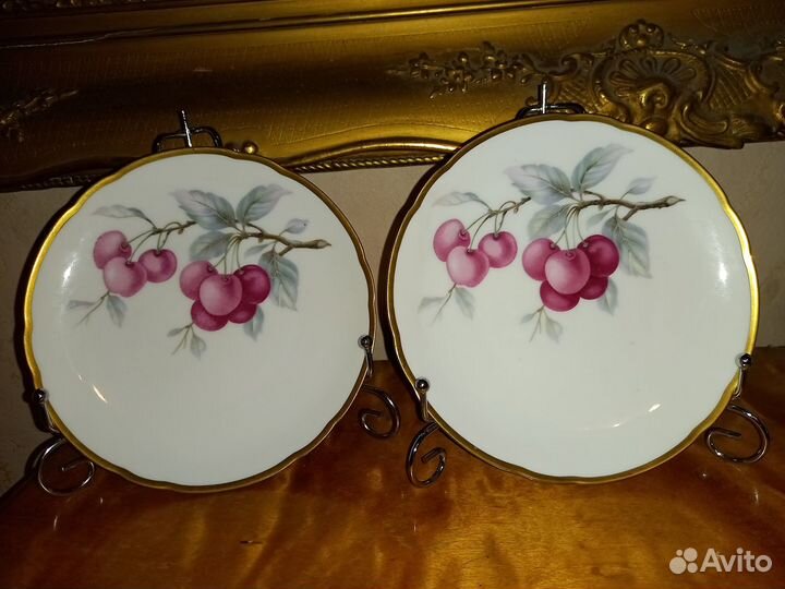 Антикварная тарелка вишня Хутченройтер 1914 год