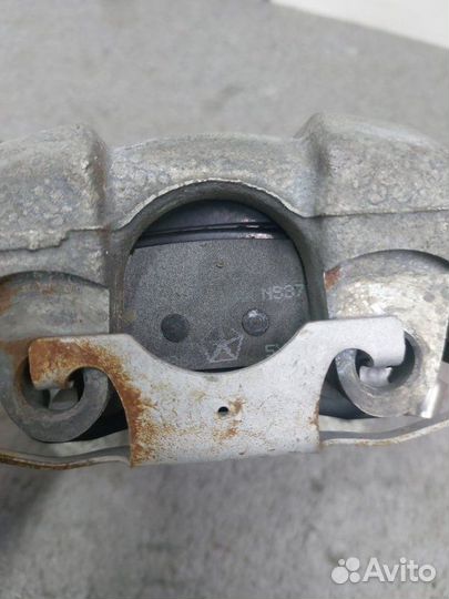 Суппорт задний левый Jeep Grand Cherokee WK2 3.0D