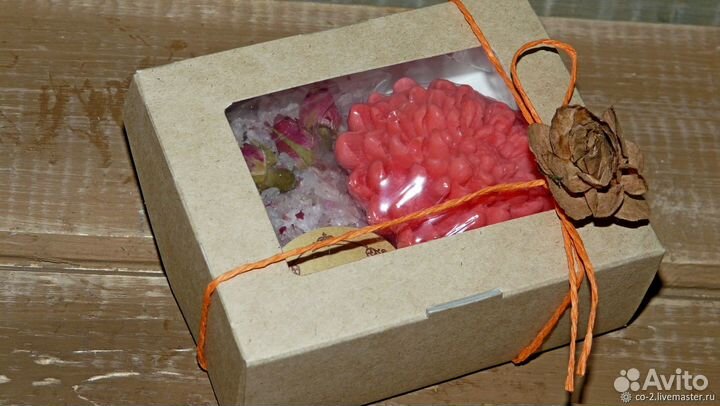 Крафтовая коробочка с окошком 20*12*4см