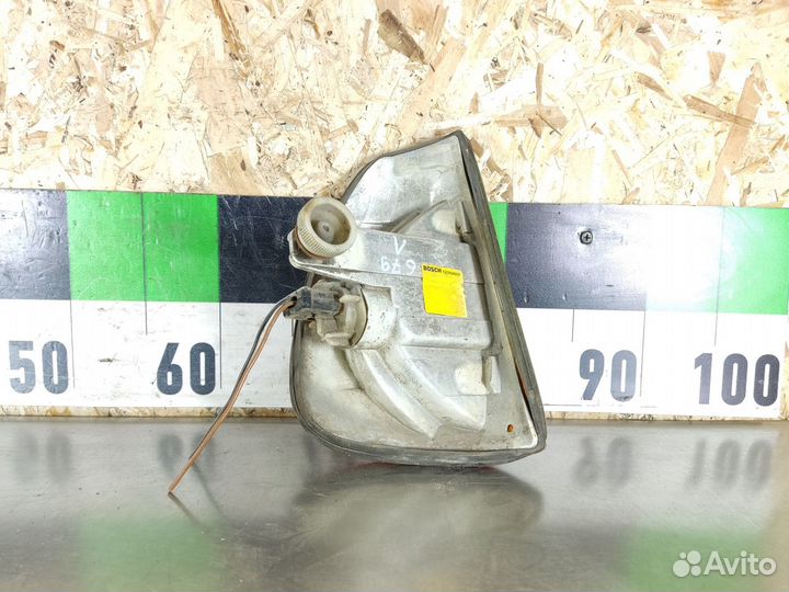 Поворотник левый E 123