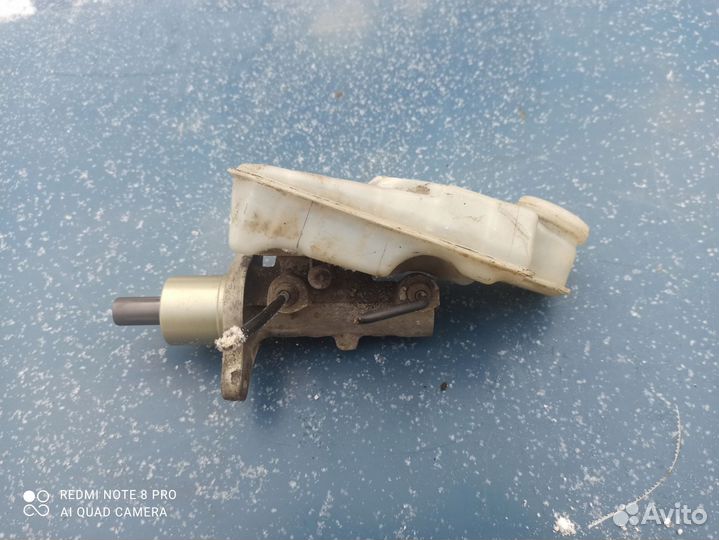 Главный тормозной цилиндр с бачком Ford Focus 2