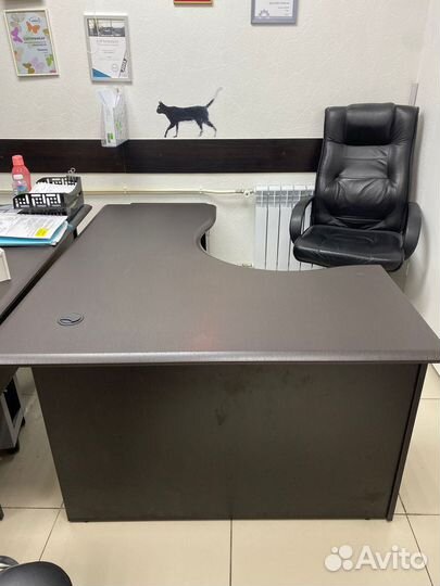 Письменный стол офисный