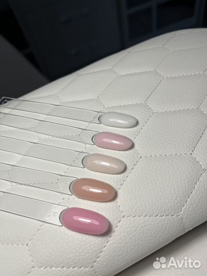 Модель на маникюр