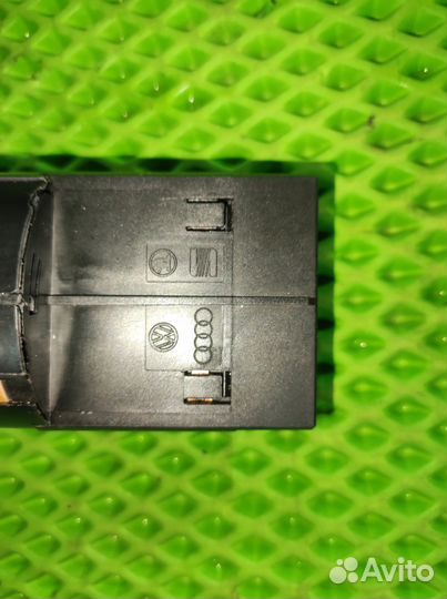 Переключатель света фар Volkswagen Polo 2012г