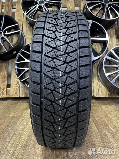 Bridgestone Blizzak DM-V2 215/65 R16 98S