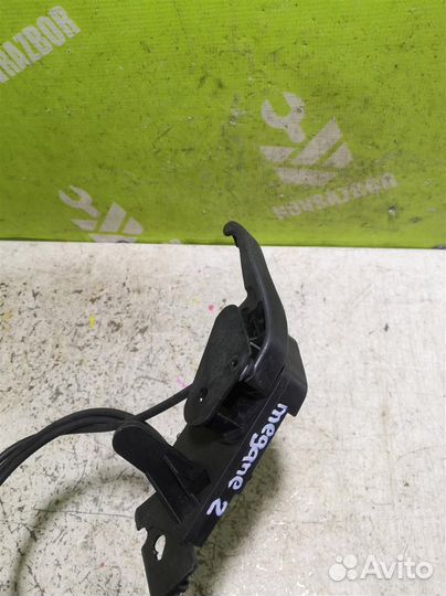 Трос открывания капота Рено Меган 2