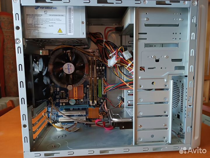 Продам компьютер QuadCore Intel Core 2 Quad Q9300