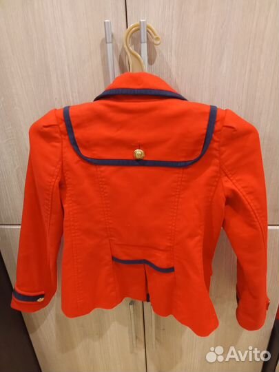 Красный классический пиджак брендовый