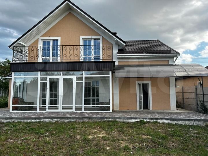 Дом 210 м² на участке 5 сот.