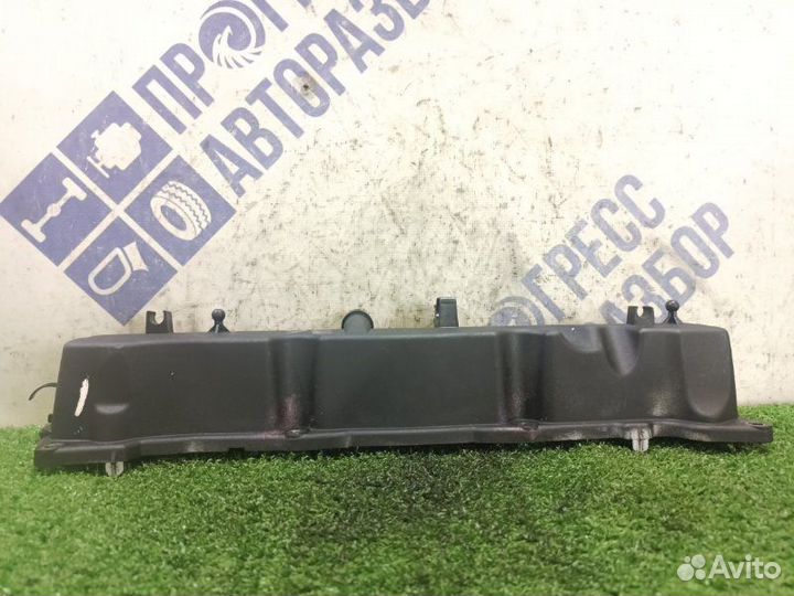 Клапанная крышка Peugeot 307 хэтчбэк 1.4 KFU 2004