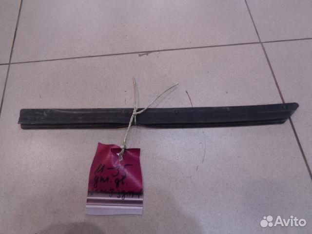 Уплотнитель двери задней правой нижняя часть Infi