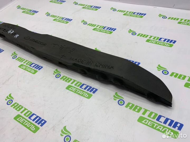 Уплотнитель крыла передний правый Mazda Cx-30