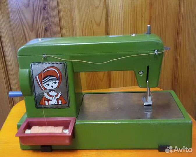 Детская швейная машинка 