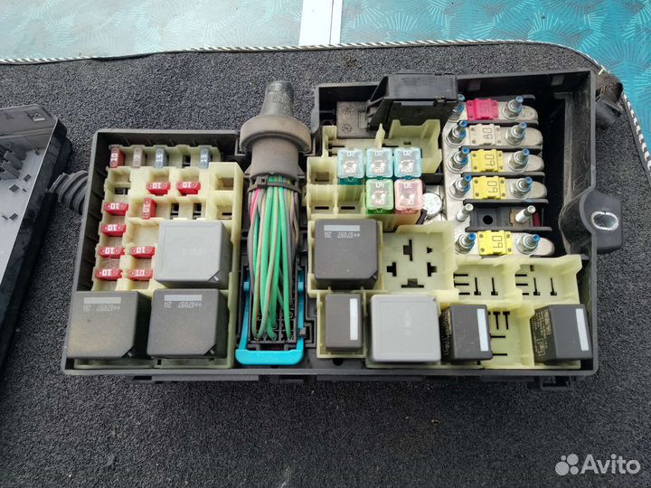 Блок предохранителей ford Focus 2