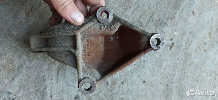 Форд фокус 2 Кронштейн подвесного подшипника