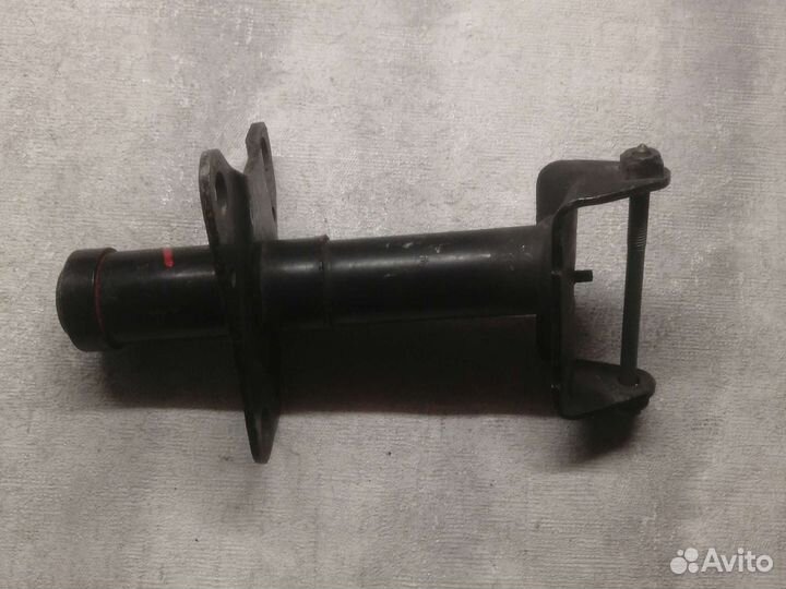 Кронштейн усилителя бампера Фольксваген Пассат Б5