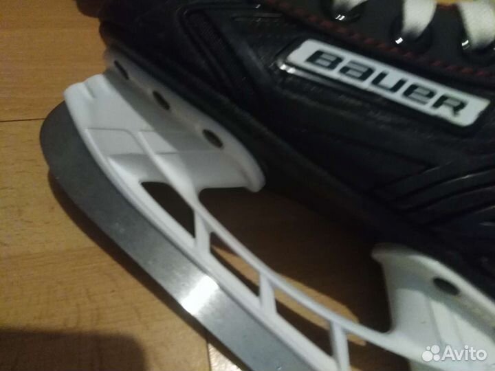 Хоккейные коньки bauer детские