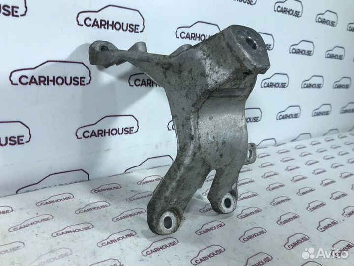 Кронштейн двигателя правый Audi A4 B8 1.8 CDH