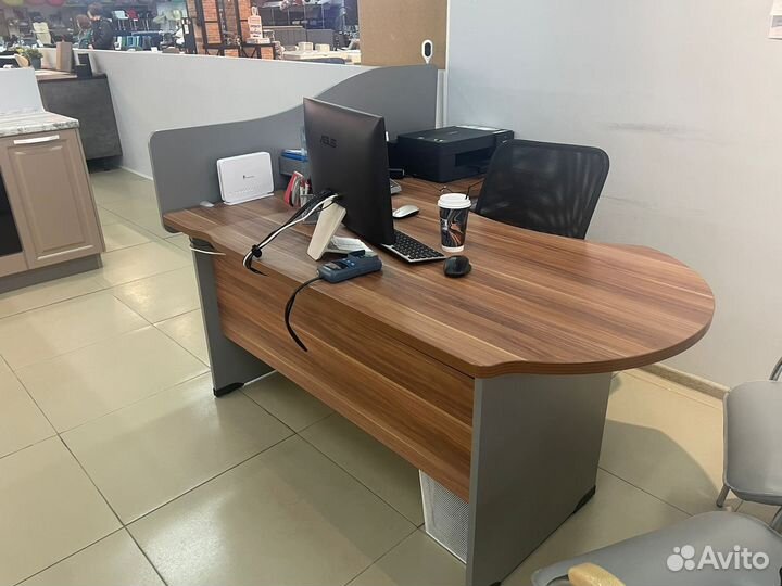 Компьютерный стол