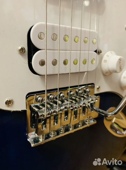 Электрогитара + Комбоусилитель (комплект)