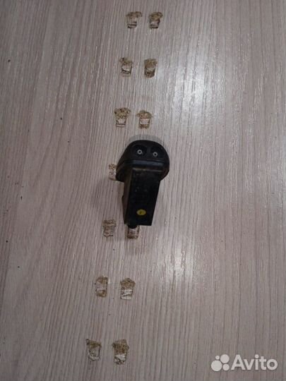 Форсунка стеклоомывателя левая Ford Фьюжн хетчбек