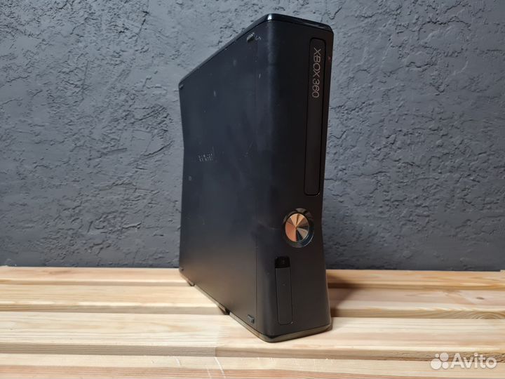 Xbox 360 Slim 250GB прошит + 37 игр
