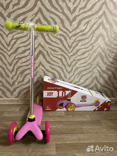 Самокат трехколесный новый детский