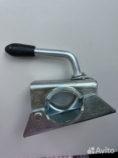 Устройство крепления опорного колеса d48 на прицеп