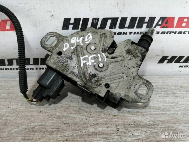 Замок капота Ford Focus 2 1.8 2009