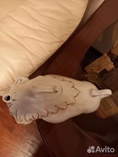 Большая статуэтка графин