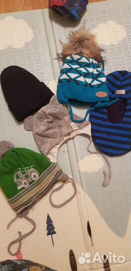 Шапки 44-46 цена за все