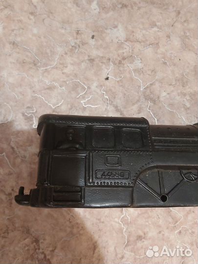 Старинный паровоз