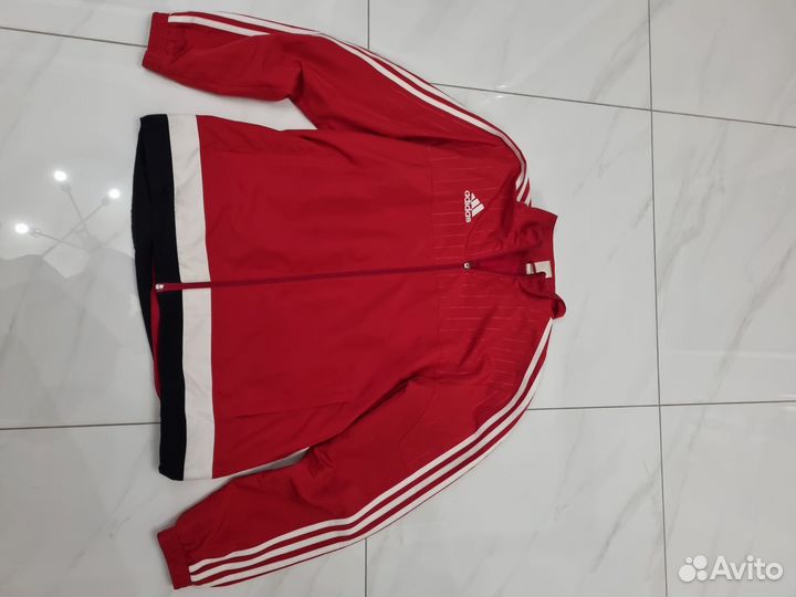 Спортивная кофта