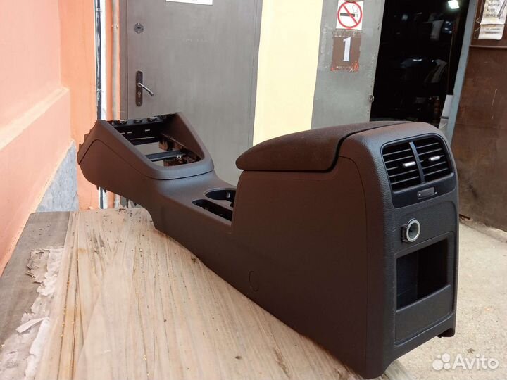 Volkswagen jetta 6 джетта 6 подлокотник