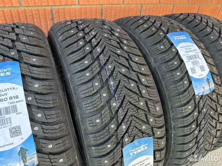 Nokian Tyres Hakkapeliitta 10p SUV 235/60 R18 107T