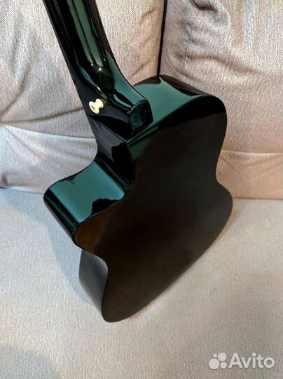 Гитара с чехлом