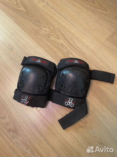 Защита triple8. Шлем. Налокотники, наколенники