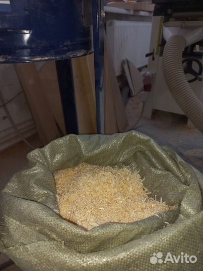 Опилки в мешках