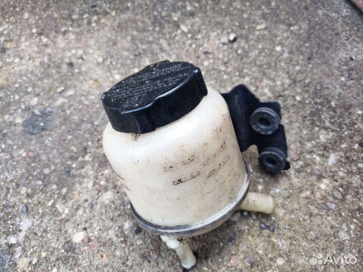 Бачок гур Ниссан Мурано z50