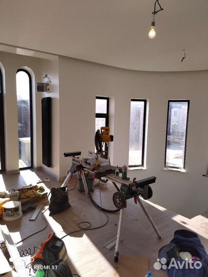 Установка плинтусов